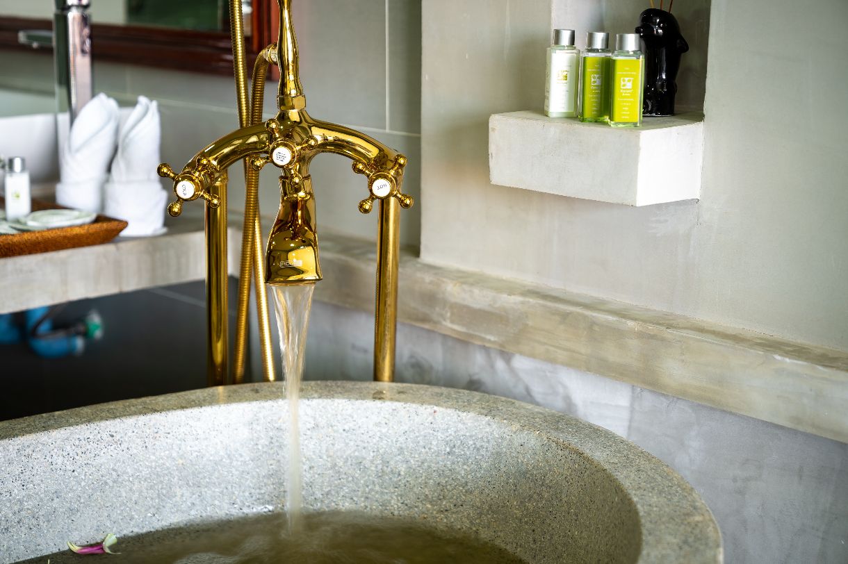 Sala Siem Reap Hotel - Suite with Living Room, Bathtub, Pool View